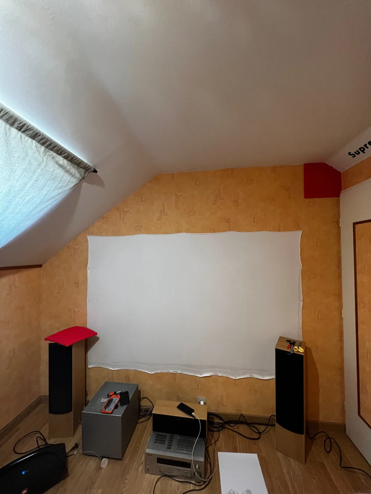 Pièce avant aménagement audiovisuel